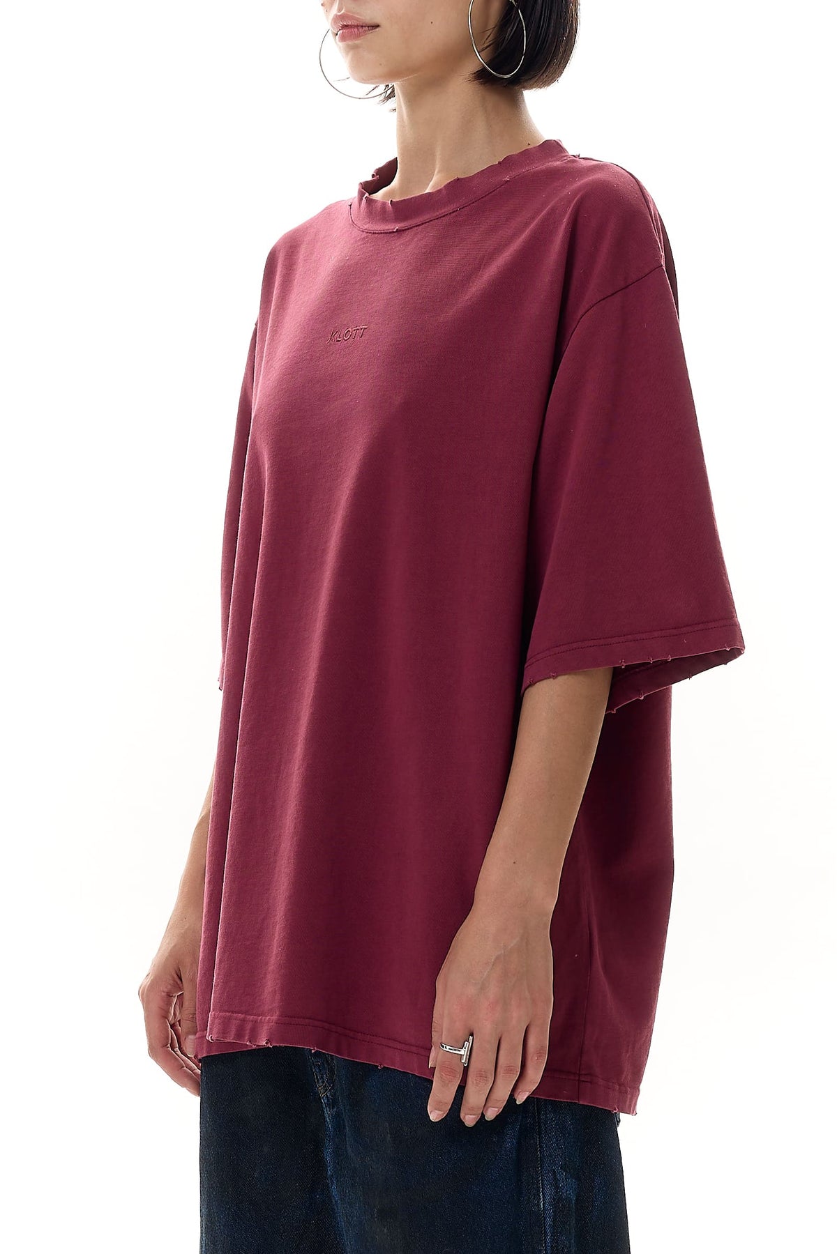 Футболка oversized з вишивкою KLOTT