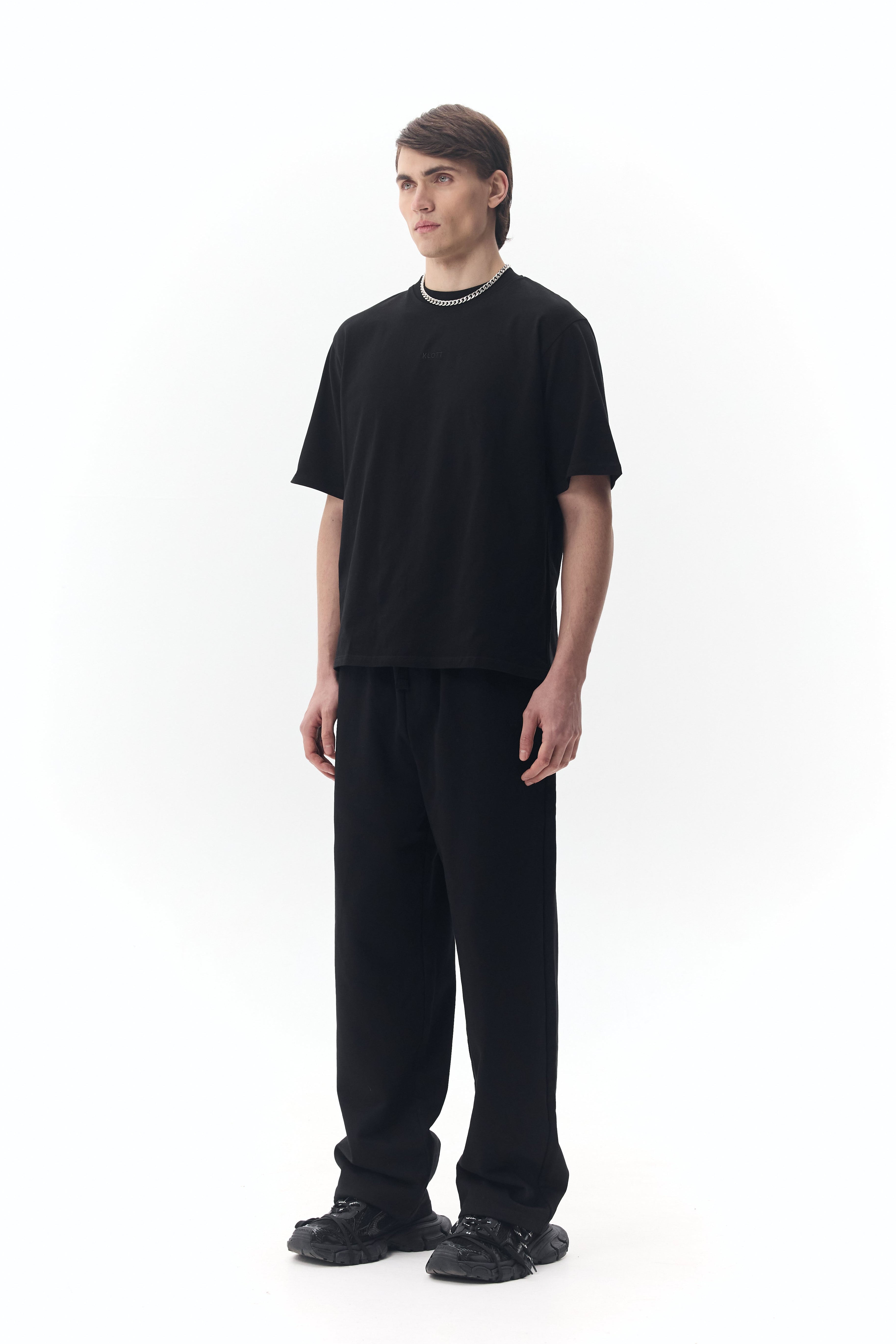 #колір_чорний