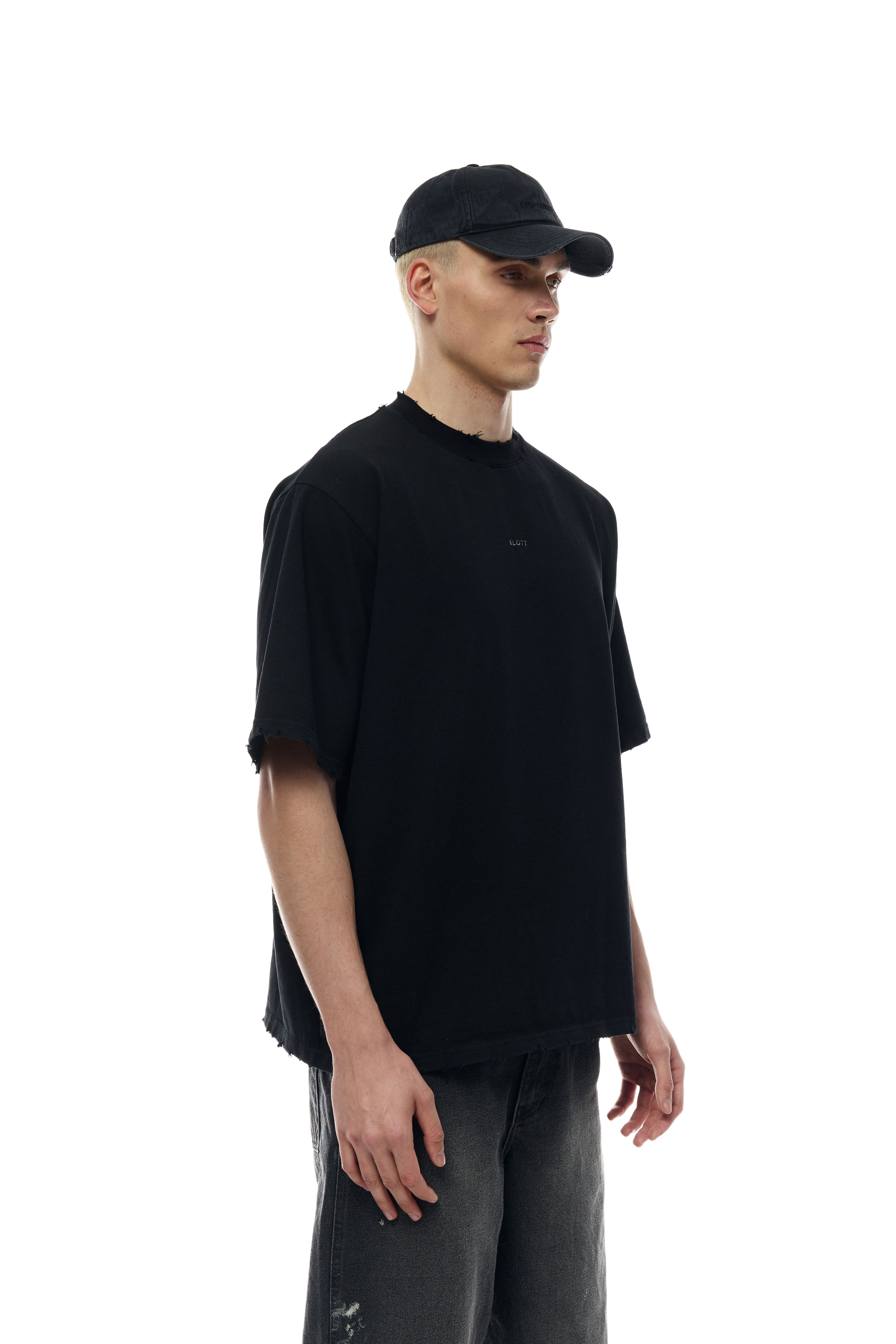 #колір_чорний