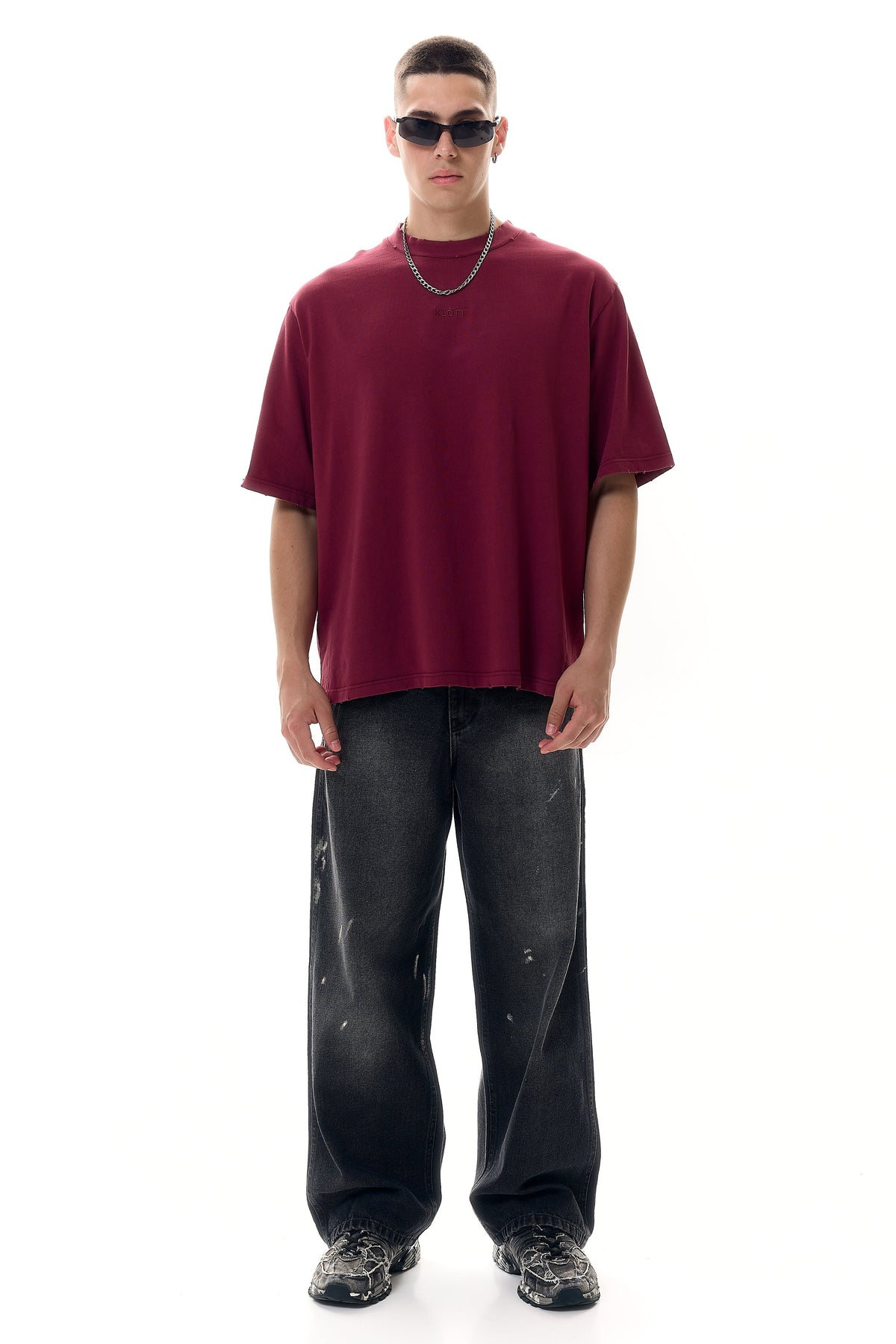 Футболка oversized з вишивкою KLOTT