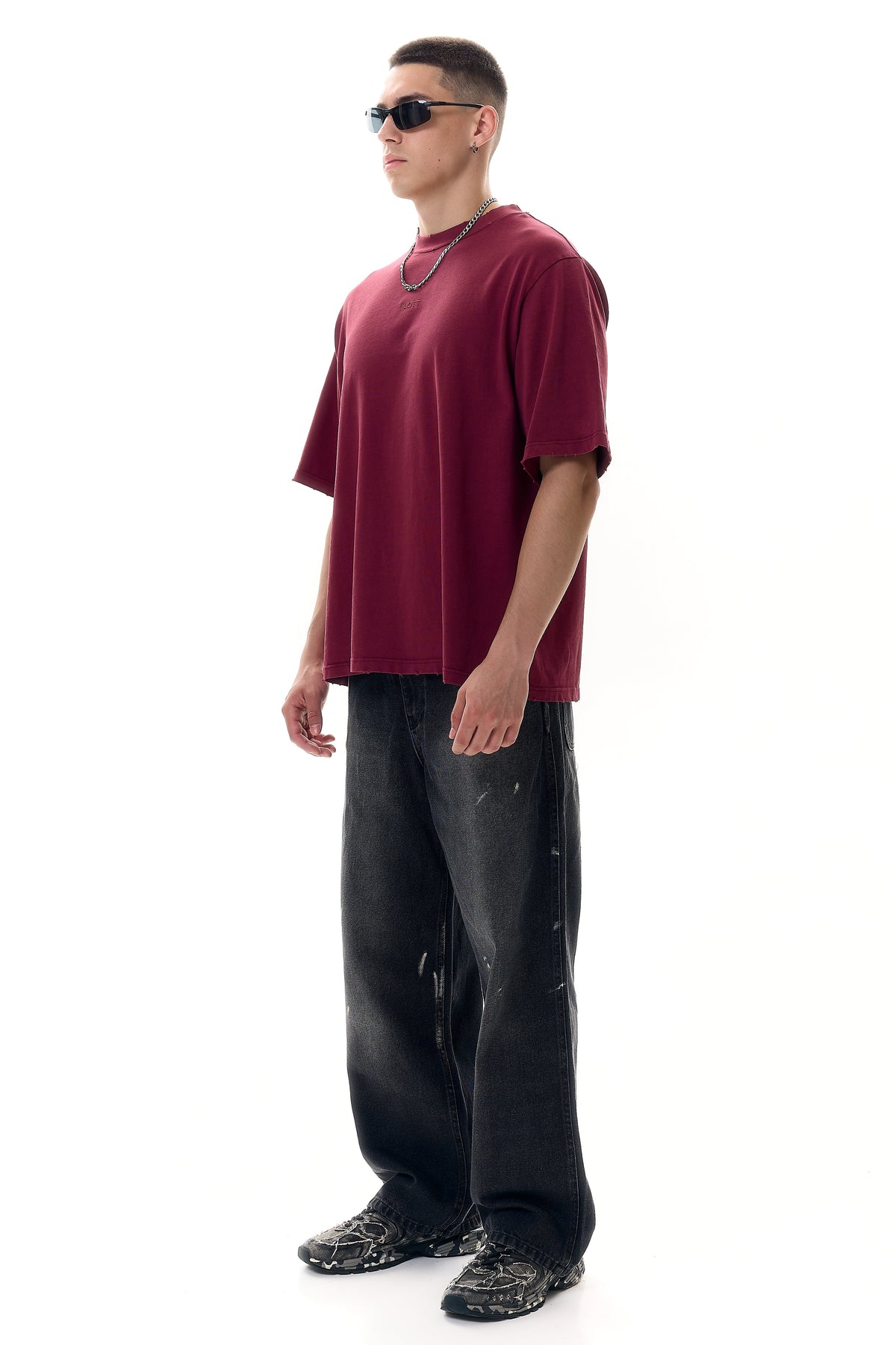 Футболка oversized з вишивкою KLOTT
