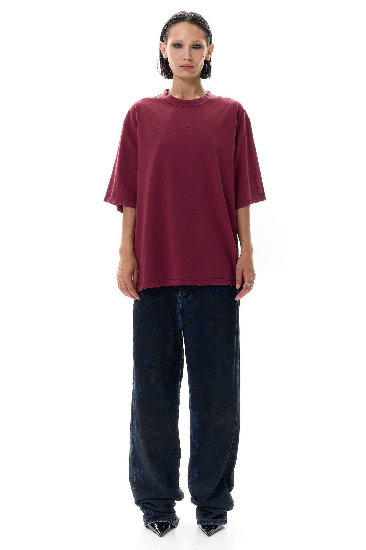 Футболка oversized з вишивкою KLOTT